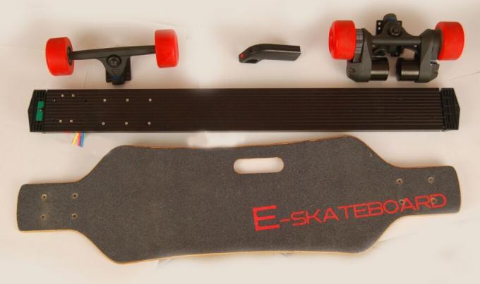 Οδικό 24V τετράτροχο ηλεκτρικό Skateboard πόλεων για τα κορίτσια, δροσερός τετράτροχος πίνακας